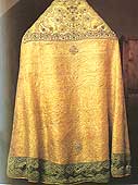 Фелонь. Золото-серебряное кружево на подоле. Конец XVII в. Вложена в Троице-Сергиев монастырь в 1699 г. боярином А.С.Шейном 