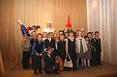 Сотрудница сектора музейной педагогики В.М. Головачёва с детьми