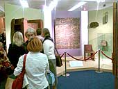 2.	Visitors in the hall with the exhibits of the Sergiev Posad Museum