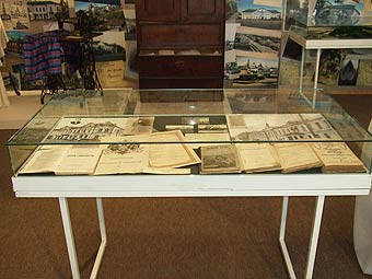 Books and postcards of the city's printing plants 